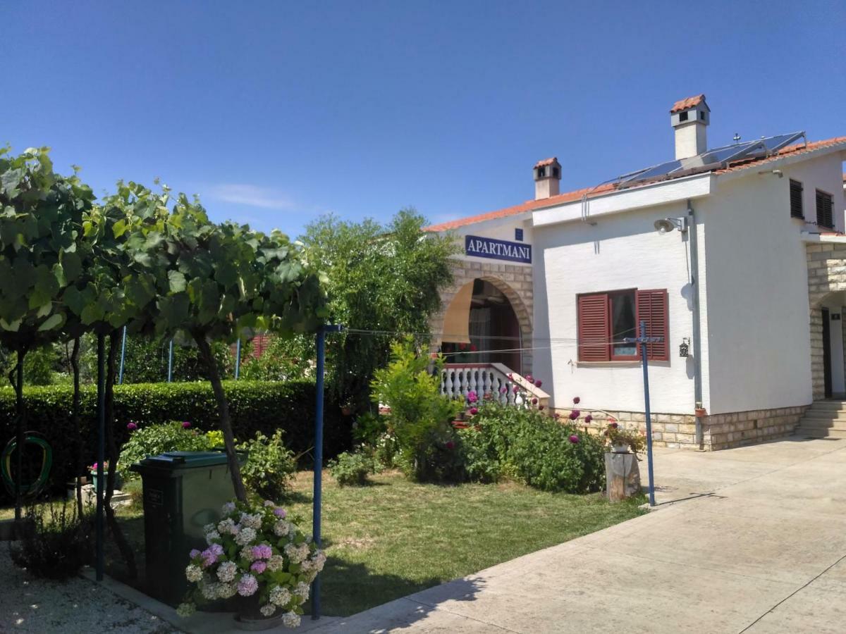Apartmani Tonica Sukošan Dış mekan fotoğraf